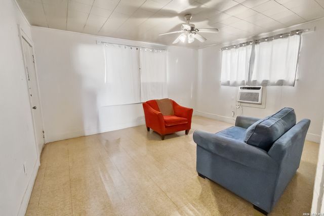 704 N WASHINGTON ST, Beeville, TX 78102