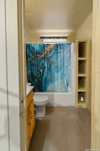 704 N WASHINGTON ST, Beeville, TX 78102