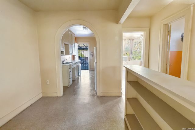 704 N WASHINGTON ST, Beeville, TX 78102