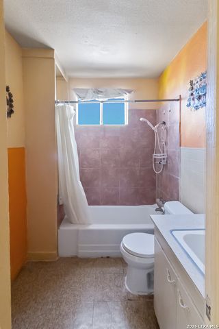 704 N WASHINGTON ST, Beeville, TX 78102