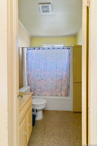 704 N WASHINGTON ST, Beeville, TX 78102