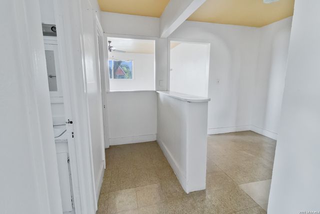 704 N WASHINGTON ST, Beeville, TX 78102