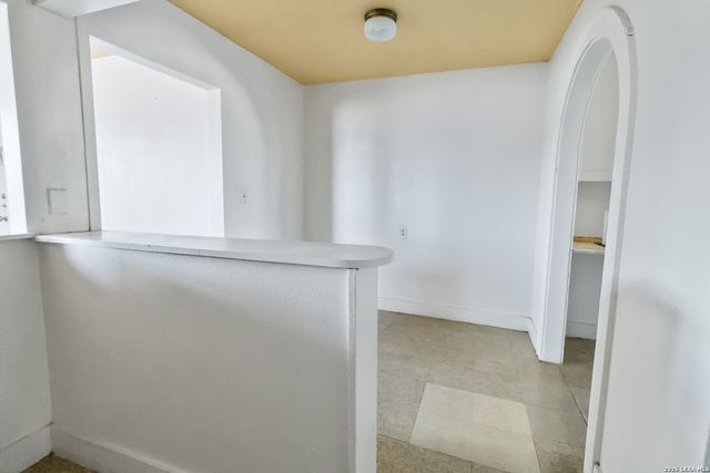 704 N WASHINGTON ST, Beeville, TX 78102