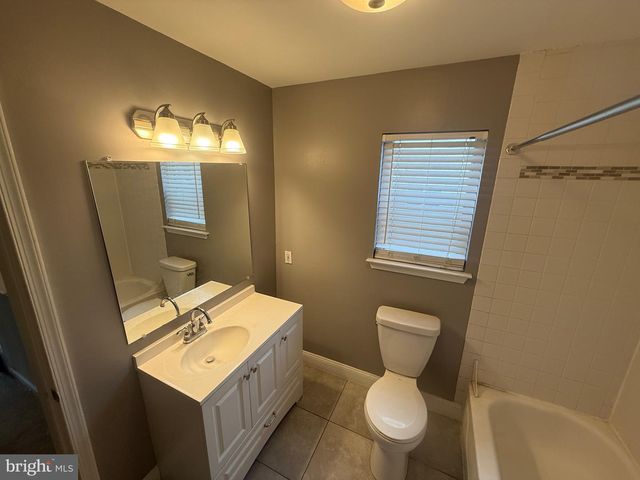 450 DORCHESTER LN, Perkasie, PA 18944