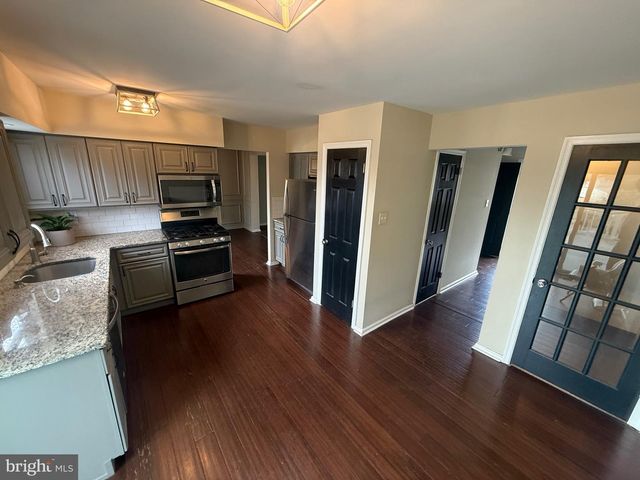 450 DORCHESTER LN, Perkasie, PA 18944