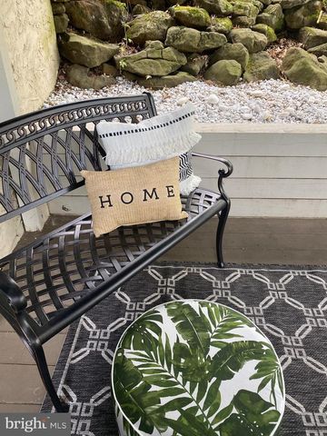 450 DORCHESTER LN, Perkasie, PA 18944