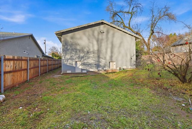 5038 Main Street, Shasta Lake, CA 96019