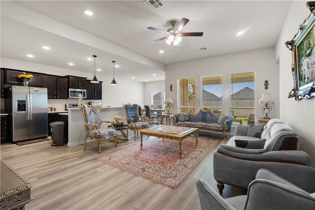 1967 Lili Cove, Bryan, TX 77807