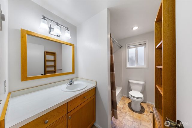 809 NE Perkins Street, Coupeville, WA 98239