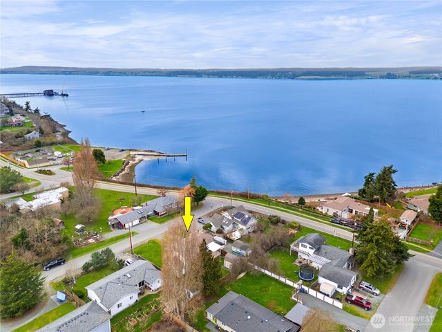 809 NE Perkins Street, Coupeville, WA 98239