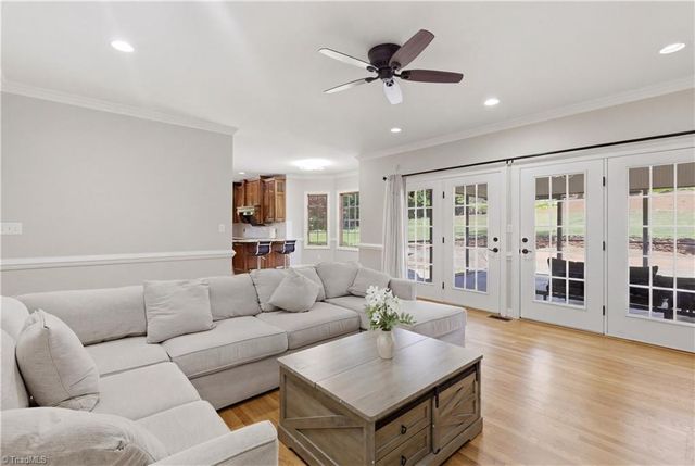 5055 Shady Maple Lane, Winston-salem, NC 27106