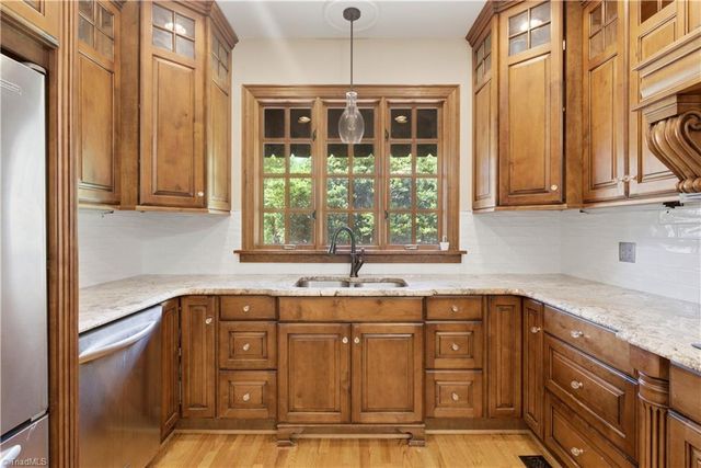 5055 Shady Maple Lane, Winston-salem, NC 27106