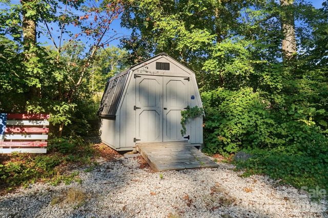 4739 Mountain Island Drive W, Charlotte, NC 28214
