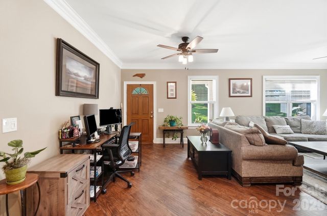 4739 Mountain Island Drive W, Charlotte, NC 28214