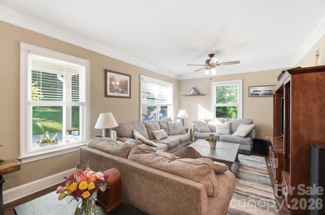 4739 Mountain Island Drive W, Charlotte, NC 28214