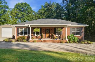 4739 Mountain Island Drive W, Charlotte, NC 28214
