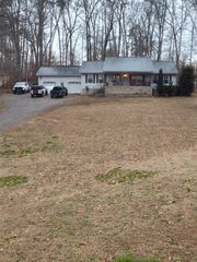 195 Mountain Crest Drive, Whitwell, TN 37397