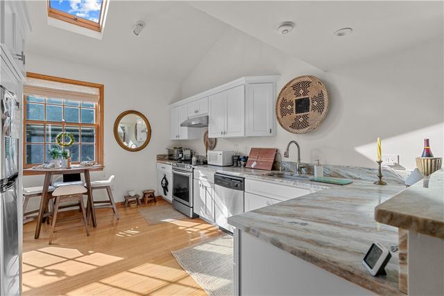 11 Catherine Street B, Newport, RI 02840