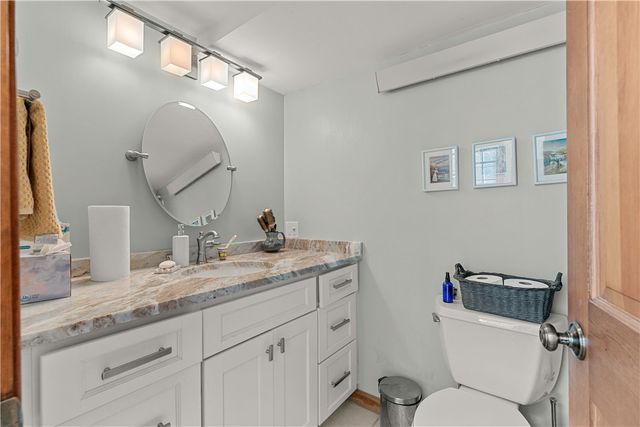11 Catherine Street B, Newport, RI 02840