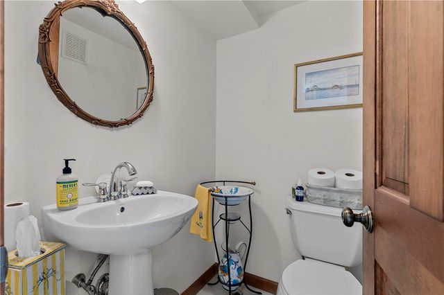 11 Catherine Street B, Newport, RI 02840