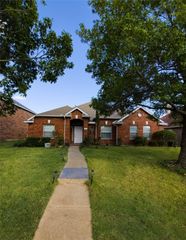 4526 Southampton Boulevard, Garland, TX 75043