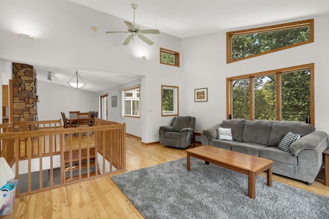 12770 Homestead Drive, Hugo, MN 55110