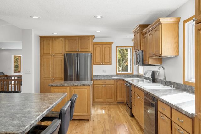 12770 Homestead Drive, Hugo, MN 55110