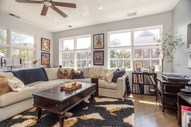824 W ARMITAGE Avenue 2B, Chicago, IL 60614