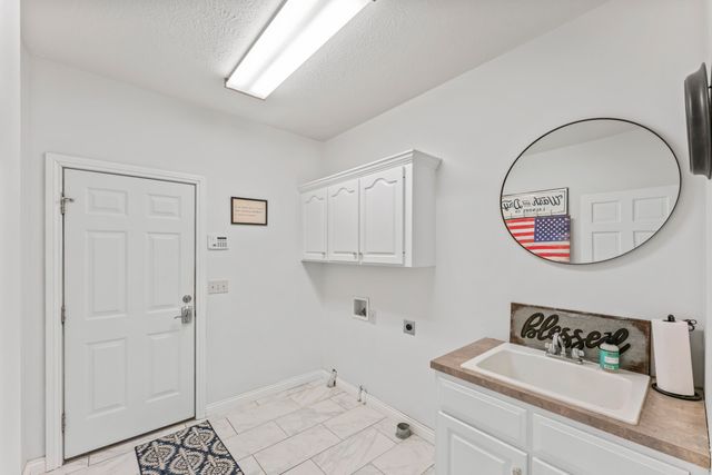 1460 Glade Avenue, Springfield, MO 65802