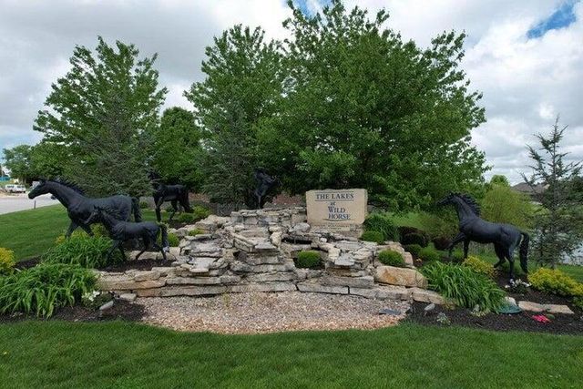 1460 Glade Avenue, Springfield, MO 65802