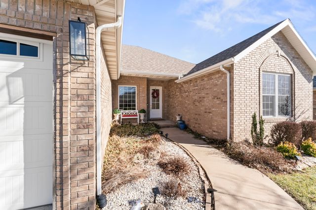 1460 Glade Avenue, Springfield, MO 65802