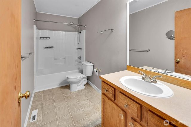 831 SW 364th Place, Federal Way, WA 98023