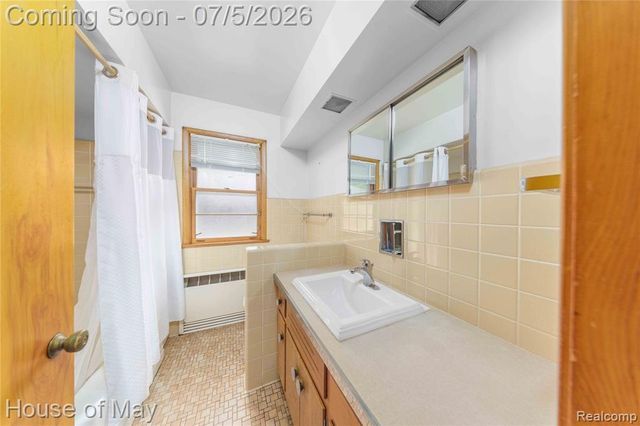 12054 Belleville Road, Belleville, MI 48111