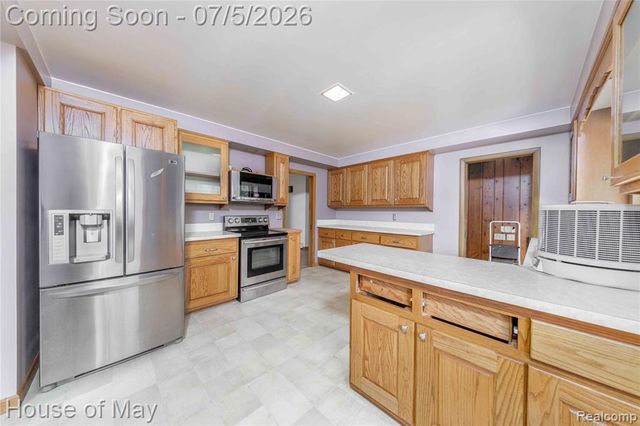 12054 Belleville Road, Belleville, MI 48111