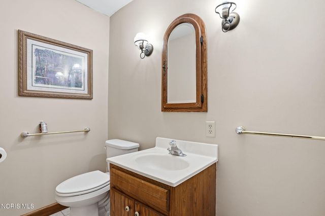 5786 Township Road 243, Findlay, OH 45840