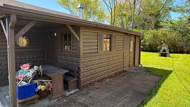 22118 Elizabeth Street, Saint Clair Shores, MI 48080