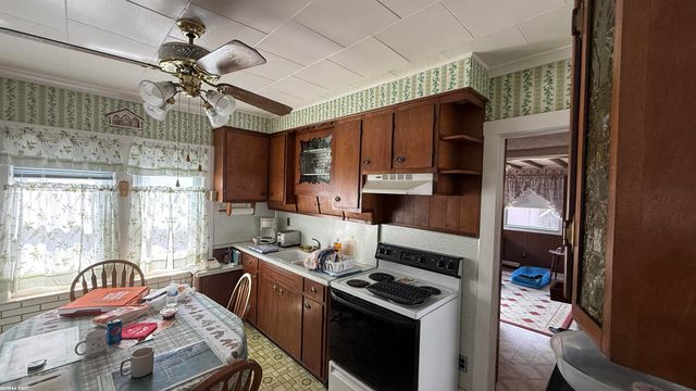 22118 Elizabeth Street, Saint Clair Shores, MI 48080