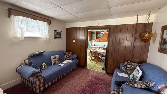 22118 Elizabeth Street, Saint Clair Shores, MI 48080