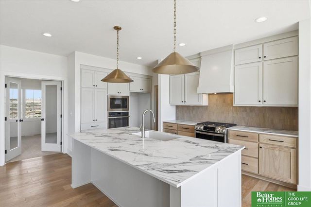 11043 S 220th Street, Gretna, NE 68028