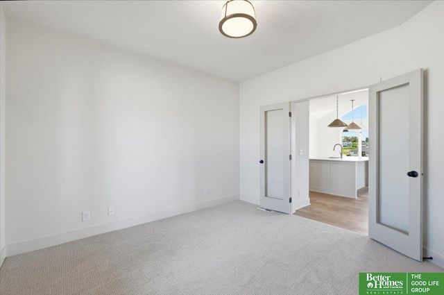 11043 S 220th Street, Gretna, NE 68028