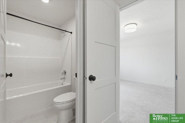 11043 S 220th Street, Gretna, NE 68028