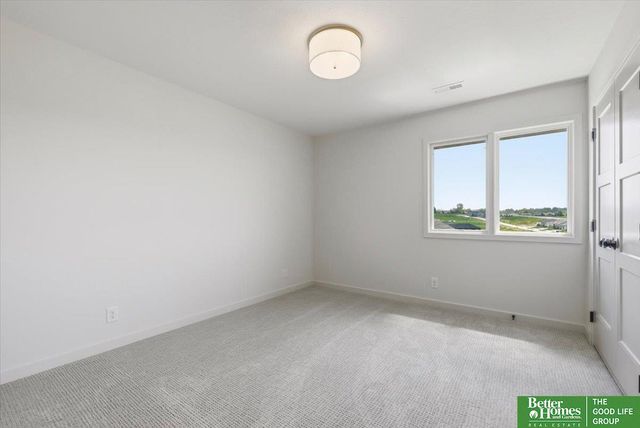 11043 S 220th Street, Gretna, NE 68028
