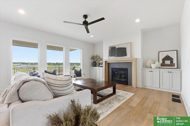11043 S 220th Street, Gretna, NE 68028