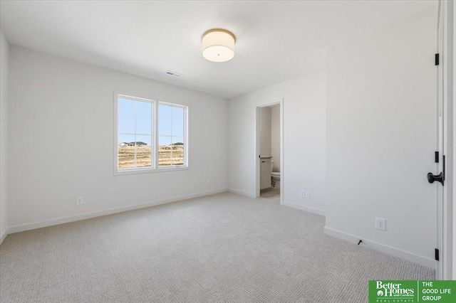 11043 S 220th Street, Gretna, NE 68028
