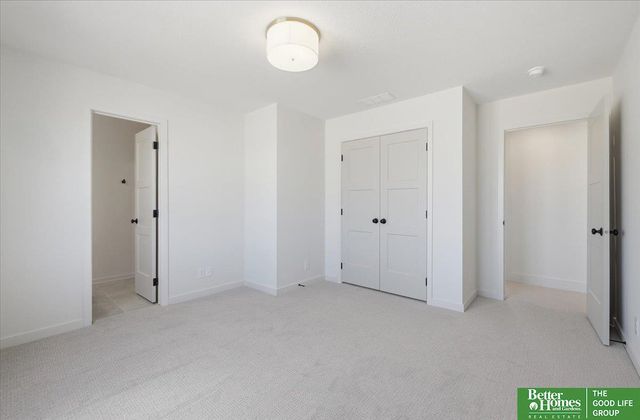 11043 S 220th Street, Gretna, NE 68028