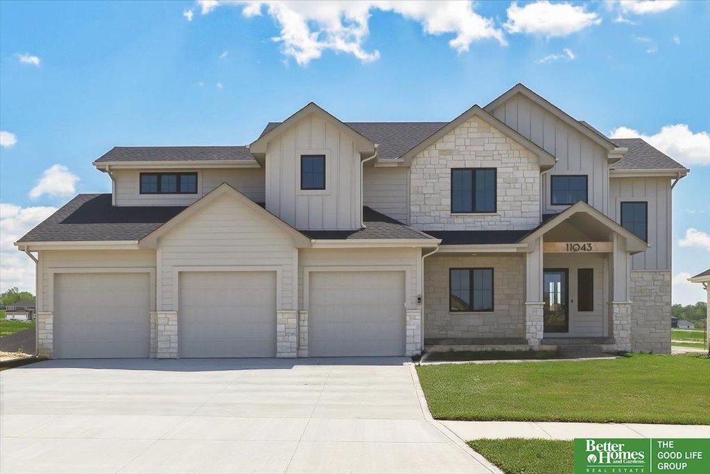 11043 S 220th Street, Gretna, NE 68028