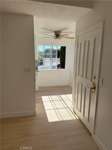 15004 Nordhoff 203, North Hills, CA 91343