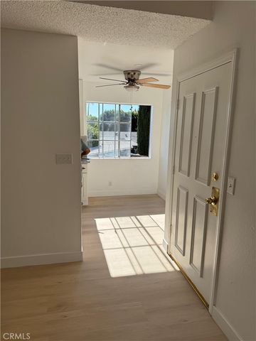 15004 Nordhoff 203, North Hills, CA 91343