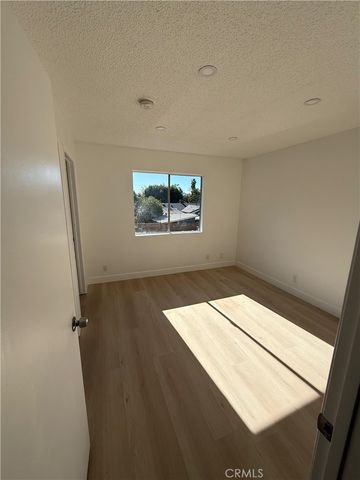 15004 Nordhoff 203, North Hills, CA 91343