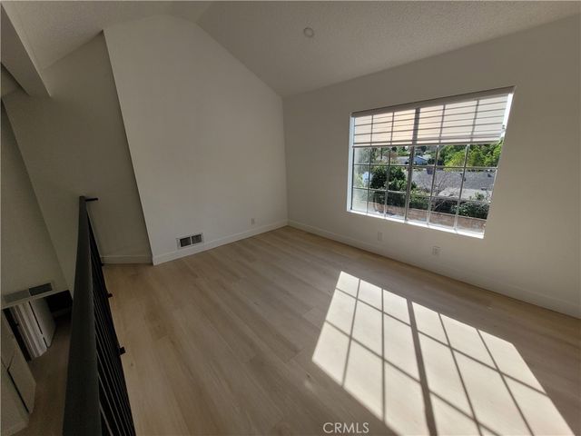 15004 Nordhoff 203, North Hills, CA 91343